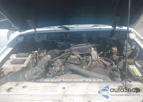 1996 Ford Ranger из США, поврежденный, VIN 1FTCR10AXTUA92751